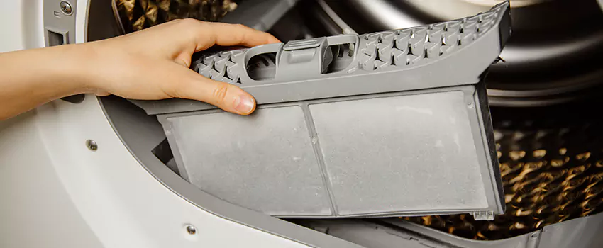 Signs Of A Clogged Dryer Lint Trap in Evanston, Illinois